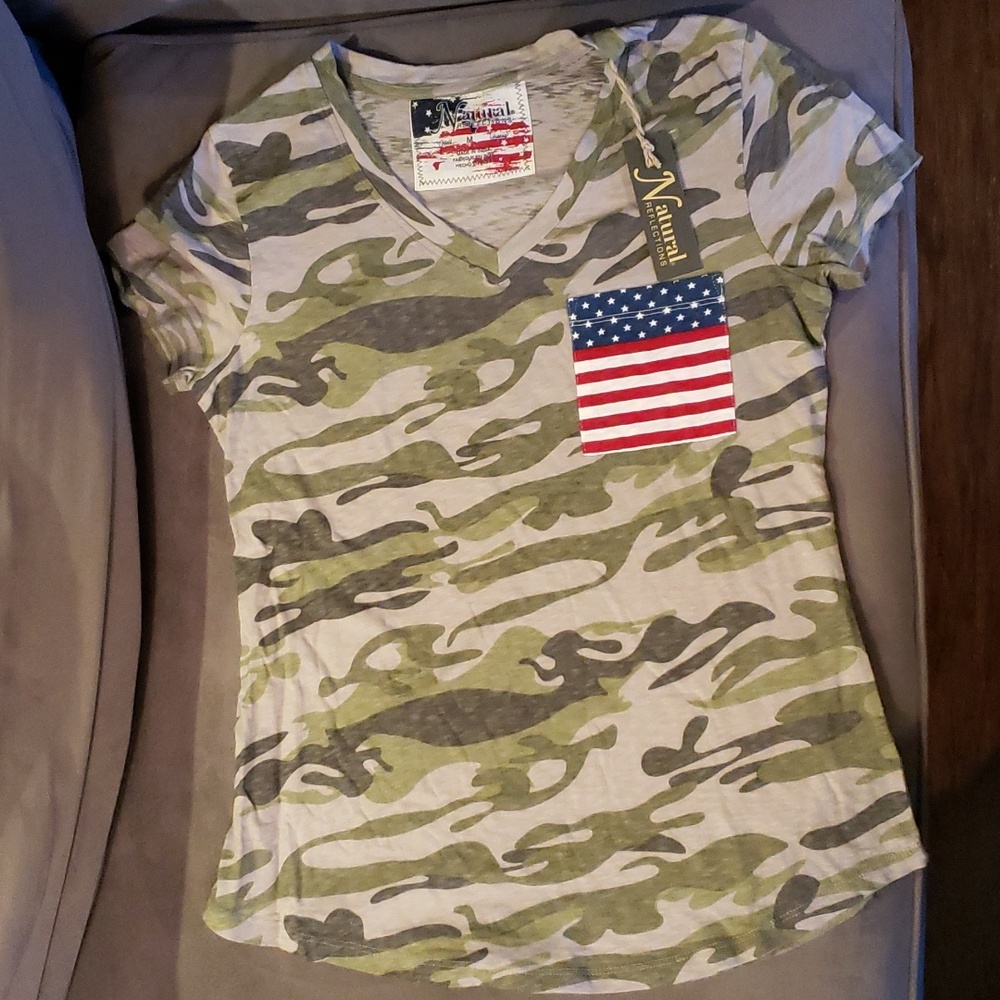 Camo flag tee